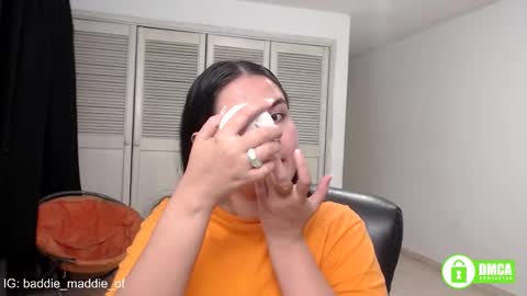 want custom text me through my snap 3  online show from 10/31/25, 06:47