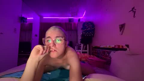 baddieprettypussy online show from 04/18/26, 08:53