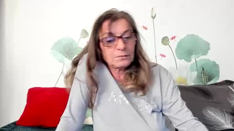 Gina online show from 09/18/25, 01:02
