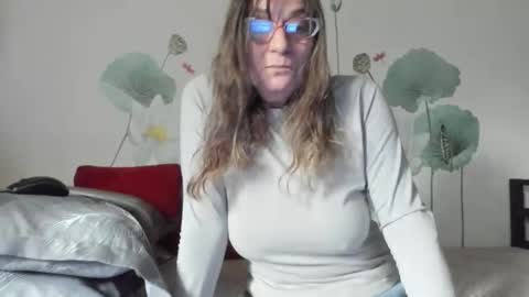 Gina online show from 12/18/25, 01:39