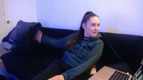 badgirluget online show from 01/06/25, 09:19