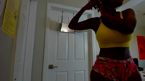 Snapshot of badgurldnay chatting on 09/17/25, 03:46 badgurldnay online show from 09/17/25, 03:46