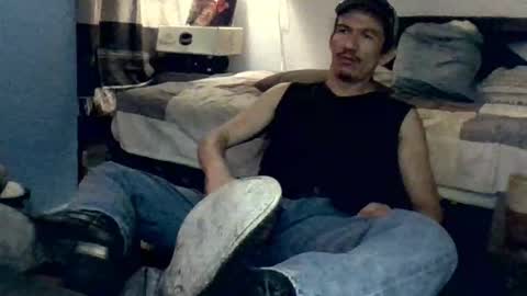 Snapshot of badhombremx chatting on 10/15/25, 03:17 Mexican livin Off the Wall online show from 10/15/25, 03:17