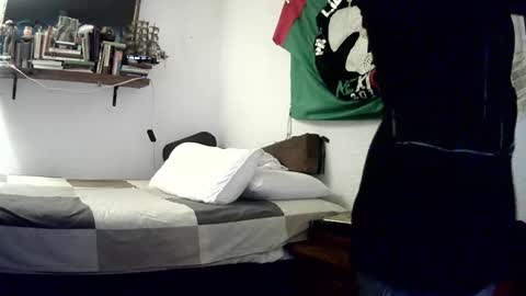 Snapshot of badhombremx chatting on 10/25/25, 02:08 Mexican livin Off the Wall online show from 10/25/25, 02:08