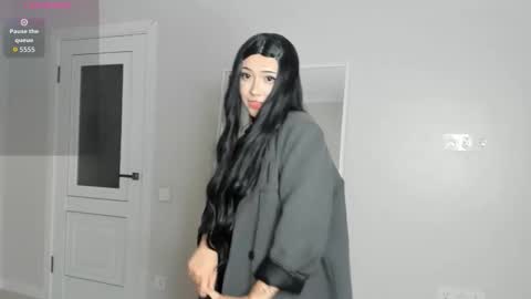 bae_lyn online show from 10/22/25, 01:22