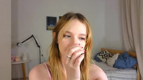 Snapshot of baeyoda chatting on 06/07/26, 04:00 Kate online show from 06/07/26, 04:00