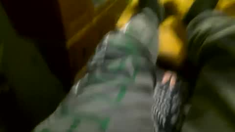 Snapshot of bagalan chatting on 12/23/24, 02:35 Carlos online show from 12/23/24, 02:35