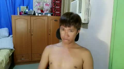 Snapshot of baggage00 chatting on 06/07/26, 11:47 baggage00 online show from 06/07/26, 11:47