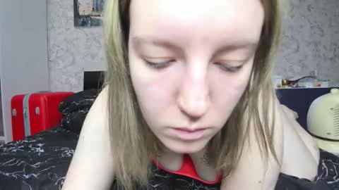 holly online show from 09/14/25, 03:44