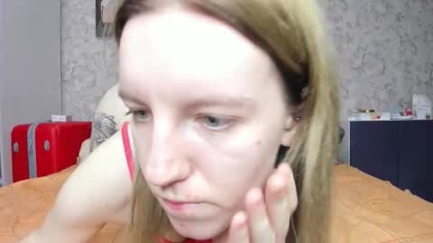 holly online show from 10/07/25, 03:42