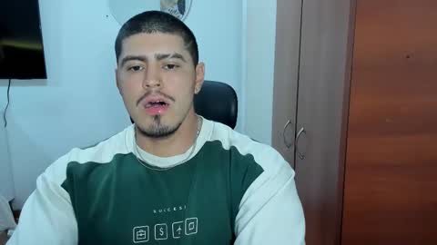 Snapshot of baltazardupont chatting on 10/29/25, 02:58 Andres - online show from 10/29/25, 02:58