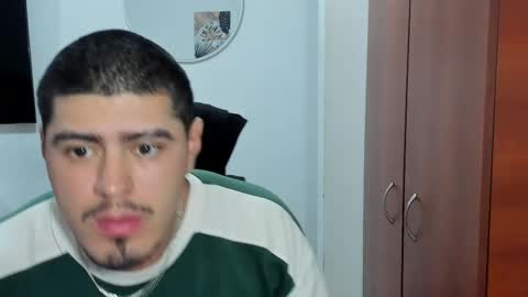 Snapshot of baltazardupont chatting on 11/01/25, 02:46 Andres - online show from 11/01/25, 02:46