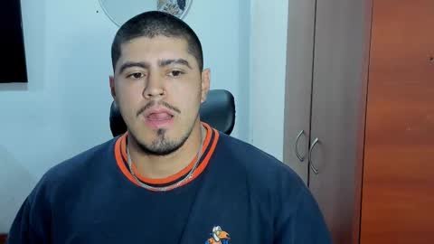 Snapshot of baltazardupont chatting on 11/11/25, 10:48 Andres - online show from 11/11/25, 10:48