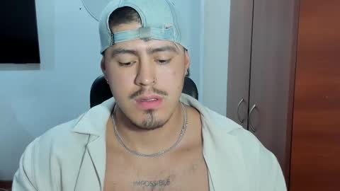 Snapshot of baltazardupont chatting on 02/10/26, 09:24 Andres - online show from 02/10/26, 09:24