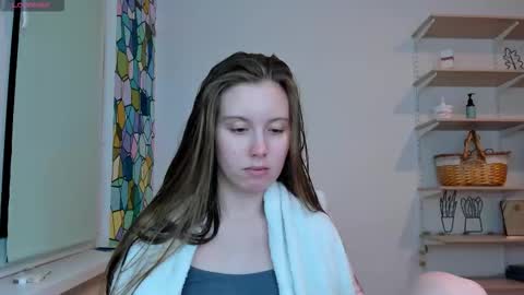 Kira online show from 10/26/25, 12:27