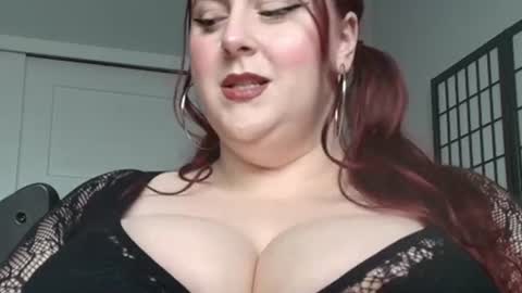 Snapshot of bambixxlynn chatting on 07/08/26, 10:58 bambixxlynn online show from 07/08/26, 10:58