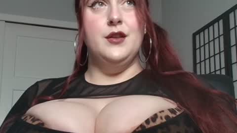 Snapshot of bambixxlynn chatting on 07/10/26, 12:26 bambixxlynn online show from 07/10/26, 12:26