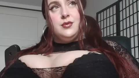 Snapshot of bambixxlynn chatting on 07/25/26, 11:46 bambixxlynn online show from 07/25/26, 11:46