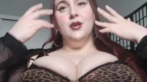 Snapshot of bambixxlynn chatting on 08/02/26, 11:03 bambixxlynn online show from 08/02/26, 11:03