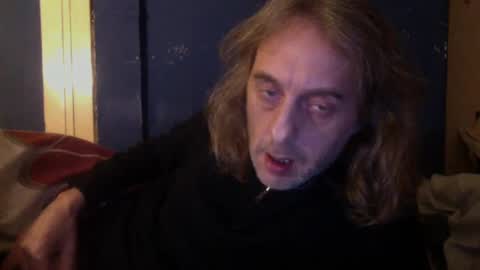 Snapshot of bangintoleather chatting on 12/30/24, 02:31 bangintoleather online show from 12/30/24, 02:31