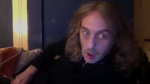 Snapshot of bangintoleather chatting on 01/04/25, 01:42 bangintoleather online show from 01/04/25, 01:42