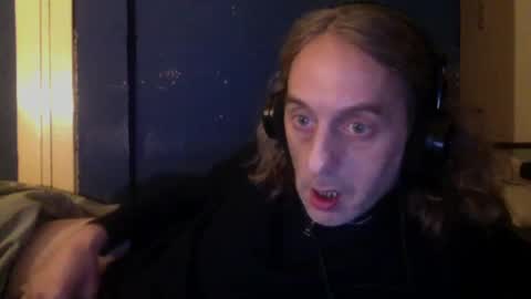Snapshot of bangintoleather chatting on 01/07/25, 02:10 bangintoleather online show from 01/07/25, 02:10