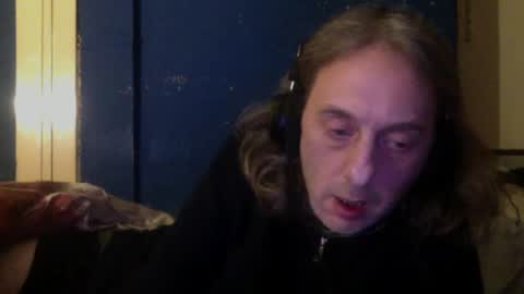 Snapshot of bangintoleather chatting on 01/23/25, 03:16 bangintoleather online show from 01/23/25, 03:16