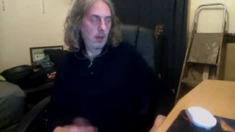 Snapshot of bangintoleather chatting on 09/11/25, 02:33 bangintoleather online show from 09/11/25, 02:33
