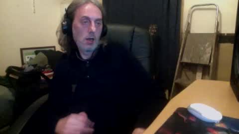 Snapshot of bangintoleather chatting on 09/12/25, 02:55 bangintoleather online show from 09/12/25, 02:55
