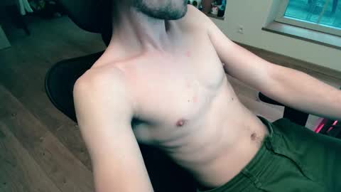 Snapshot of banzal chatting on 11/20/25, 03:34 banzak online show from 11/20/25, 03:34