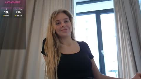 Snapshot of barbara_babe chatting on 11/23/25, 12:49 Barbara online show from 11/23/25, 12:49