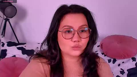 Snapshot of barbara_bb chatting on 10/10/25, 05:56 Barbie Kim online show from 10/10/25, 05:56