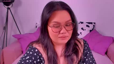 Snapshot of barbara_bb chatting on 10/16/25, 09:16 Barbie Kim online show from 10/16/25, 09:16