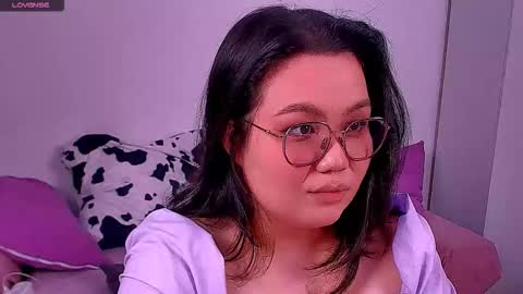 Snapshot of barbara_bb chatting on 10/19/25, 06:19 Barbie Kim online show from 10/19/25, 06:19