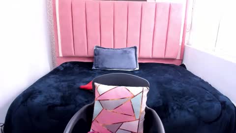 Snapshot of barbara_fox__ chatting on 11/26/25, 12:17 B A R B A R A online show from 11/26/25, 12:17