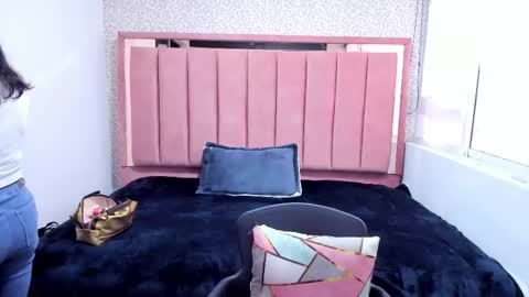 Snapshot of barbara_fox__ chatting on 11/28/25, 11:57 B A R B A R A online show from 11/28/25, 11:57