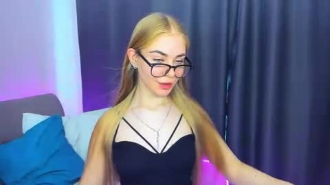 Snapshot of barbarachic chatting on 06/18/26, 11:03 BarbaraChic online show from 06/18/26, 11:03