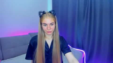 Snapshot of barbarachic chatting on 06/27/26, 12:10 BarbaraChic online show from 06/27/26, 12:10