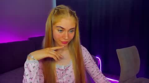 Snapshot of barbarachic chatting on 07/18/26, 02:54 BarbaraChic online show from 07/18/26, 02:54