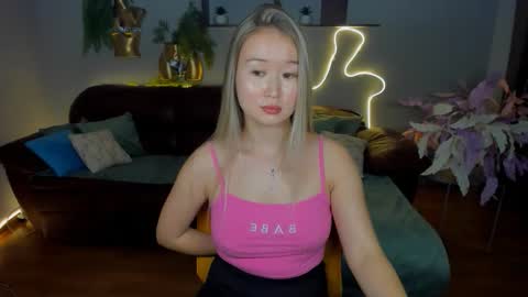 Snapshot of barbaramiles chatting on 09/18/25, 11:34 Barbara online show from 09/18/25, 11:34