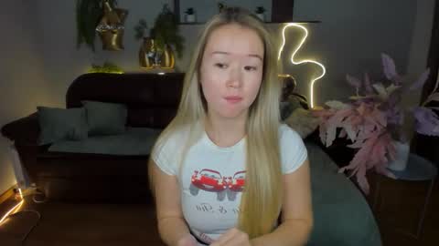 Snapshot of barbaramiles chatting on 10/23/25, 11:31 Barbara online show from 10/23/25, 11:31