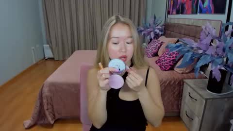 Snapshot of barbaramiles chatting on 10/29/25, 09:55 Barbara online show from 10/29/25, 09:55