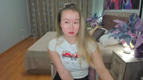 Snapshot of barbaramiles chatting on 12/14/25, 10:53 Barbara online show from 12/14/25, 10:53