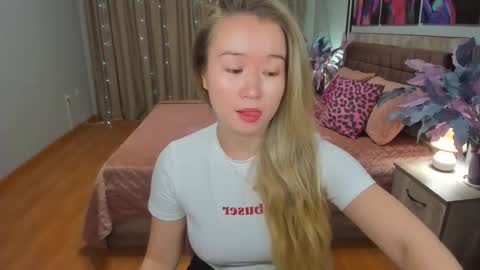 Snapshot of barbaramiles chatting on 12/15/25, 11:03 Barbara online show from 12/15/25, 11:03