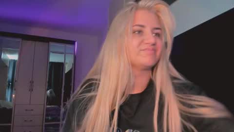 barbarasiren online show from 10/12/25, 04:06