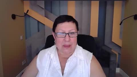 Snapshot of barbaraturners chatting on 10/24/25, 06:48 barbaraturners online show from 10/24/25, 06:48