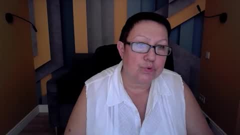 Snapshot of barbaraturners chatting on 11/08/25, 05:40 barbaraturners online show from 11/08/25, 05:40