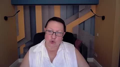 Snapshot of barbaraturners chatting on 11/16/25, 12:33 barbaraturners online show from 11/16/25, 12:33