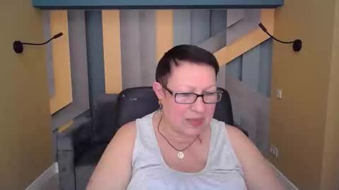 Snapshot of barbaraturners chatting on 11/26/25, 10:33 barbaraturners online show from 11/26/25, 10:33