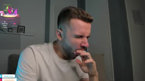 Snapshot of barberryx chatting on 11/02/25, 06:16 ENRIQUE online show from 11/02/25, 06:16